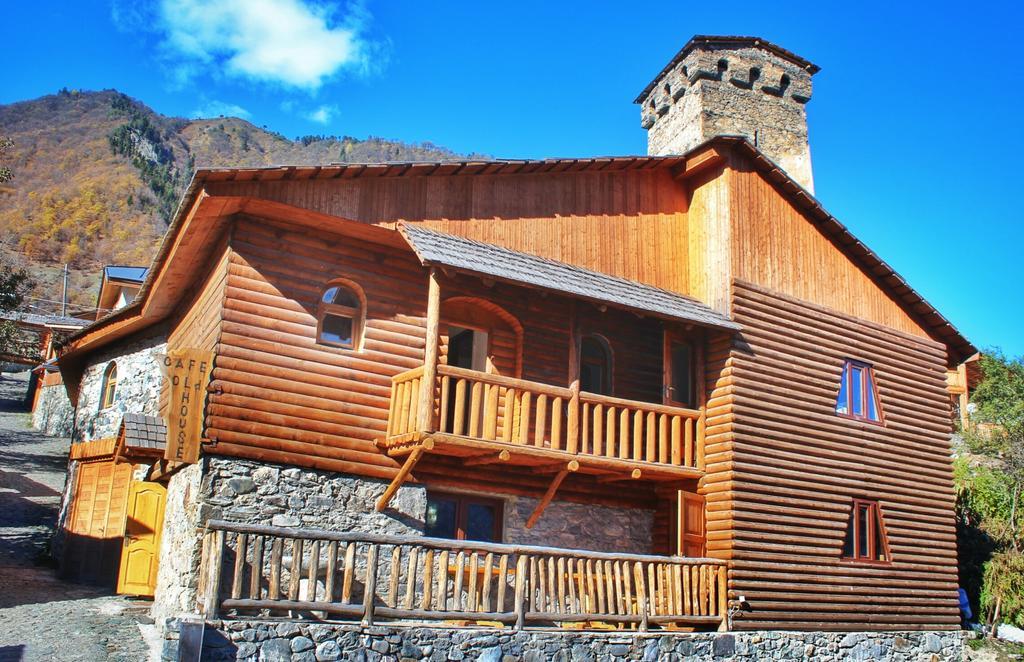 Hotel Old House Mestia Exterior foto
